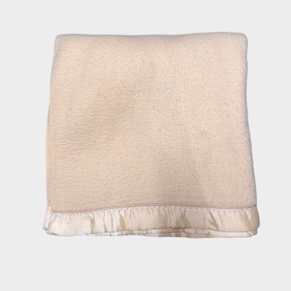 Vintage Waffle Weave Thermal Blanket Satin Trim Acrylic Cream Queen Sz 86”x90”